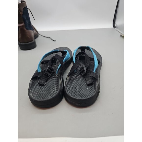 Chaco Sandals Womens Size 8 Blue & Black Pattern Zong Strappy Outdoor Slides - Picture 3 of 5